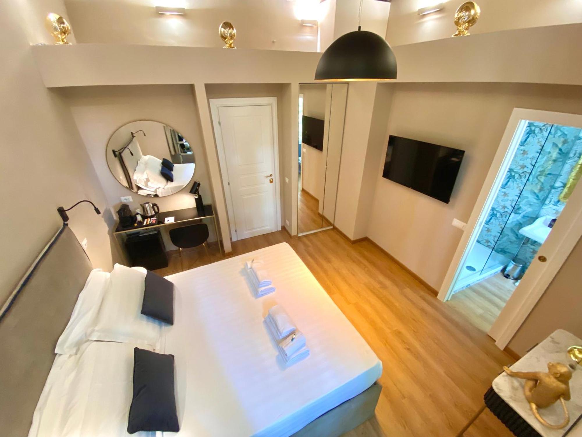 Queen Of Rome Luxury Rooms エクステリア 写真
