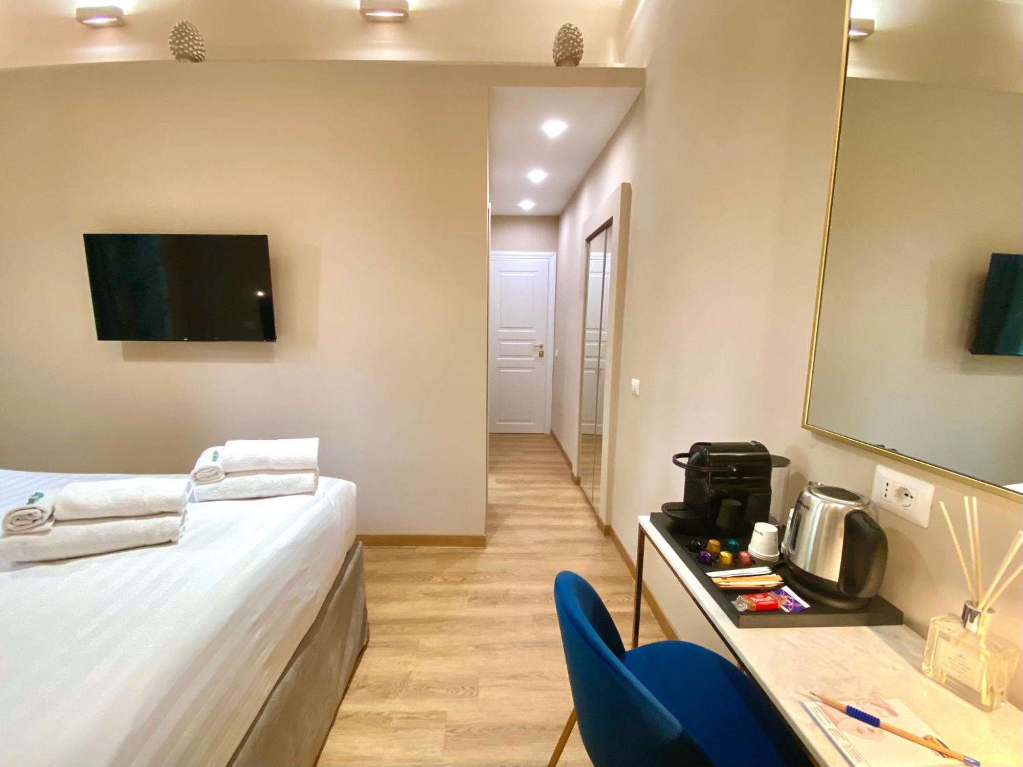 Queen Of Rome Luxury Rooms エクステリア 写真