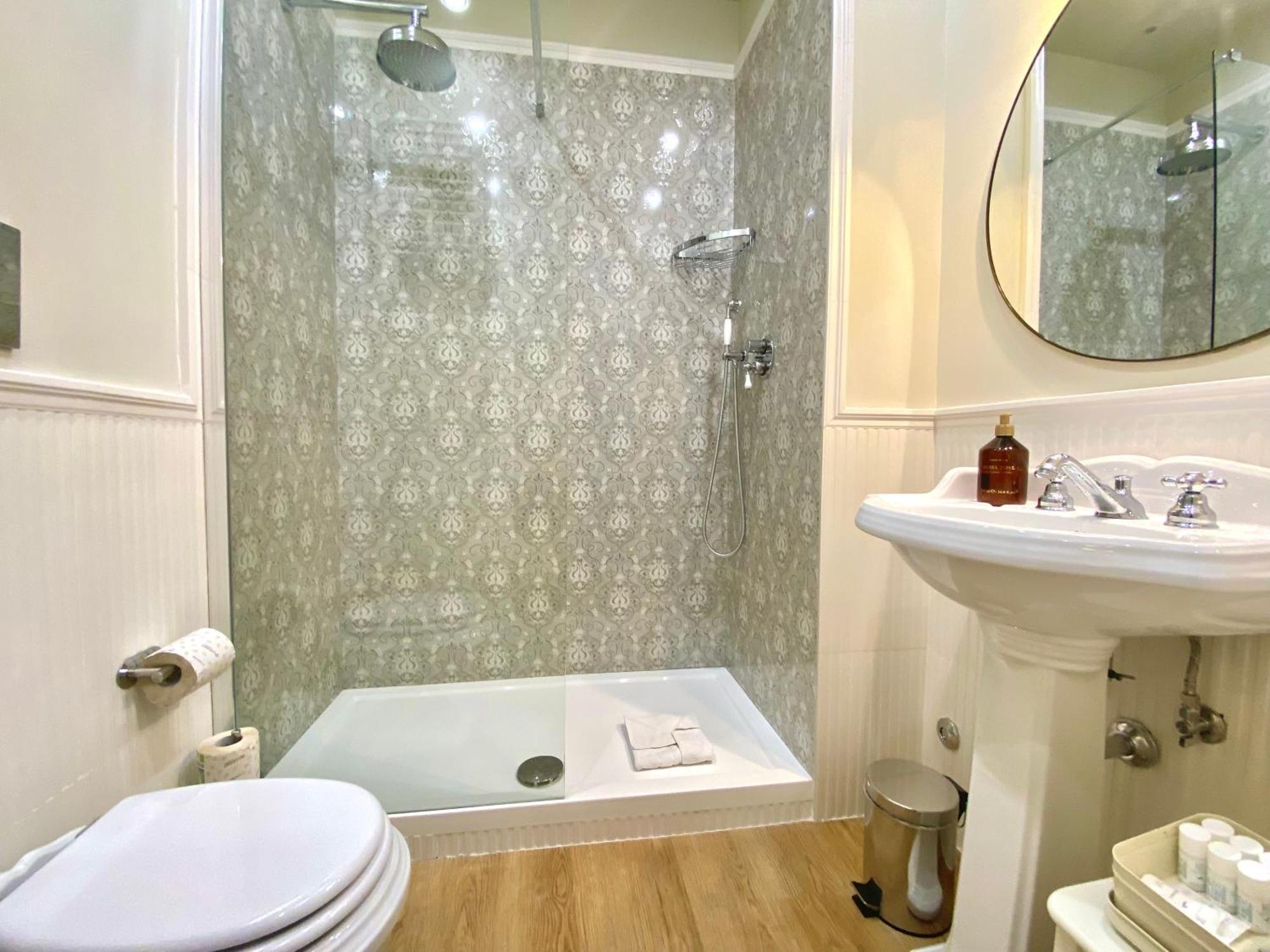 Queen Of Rome Luxury Rooms エクステリア 写真