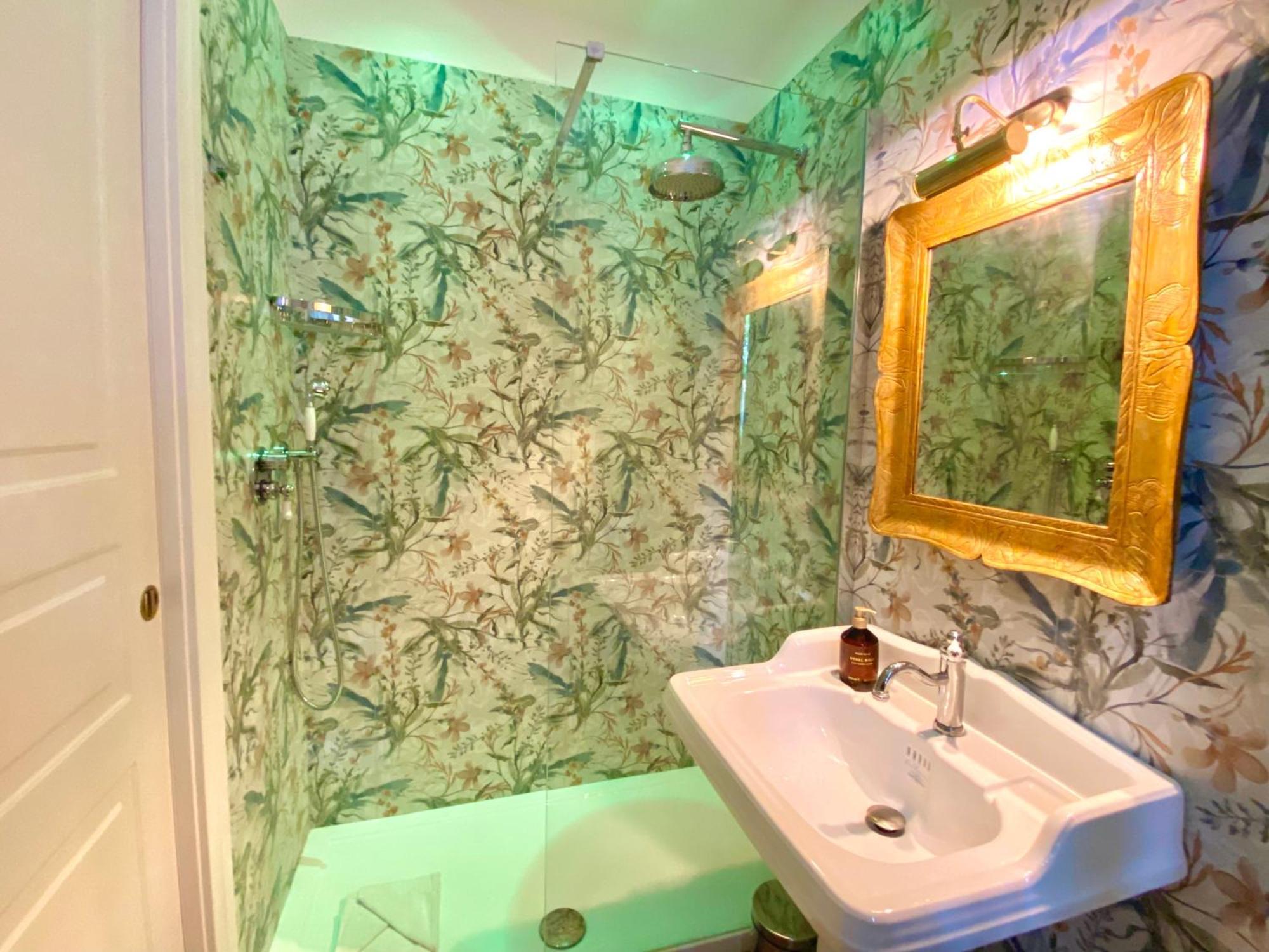 Queen Of Rome Luxury Rooms エクステリア 写真