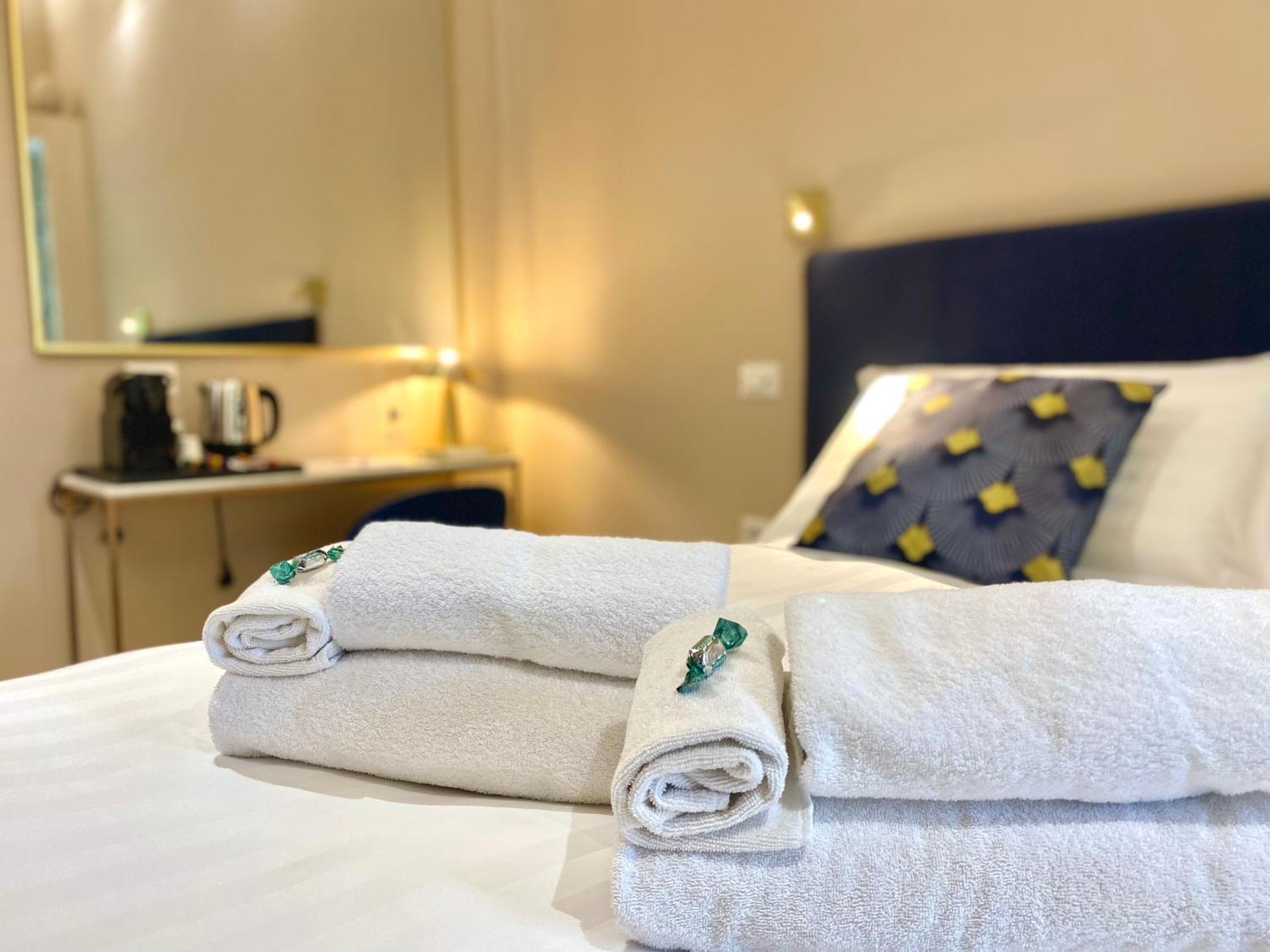 Queen Of Rome Luxury Rooms エクステリア 写真