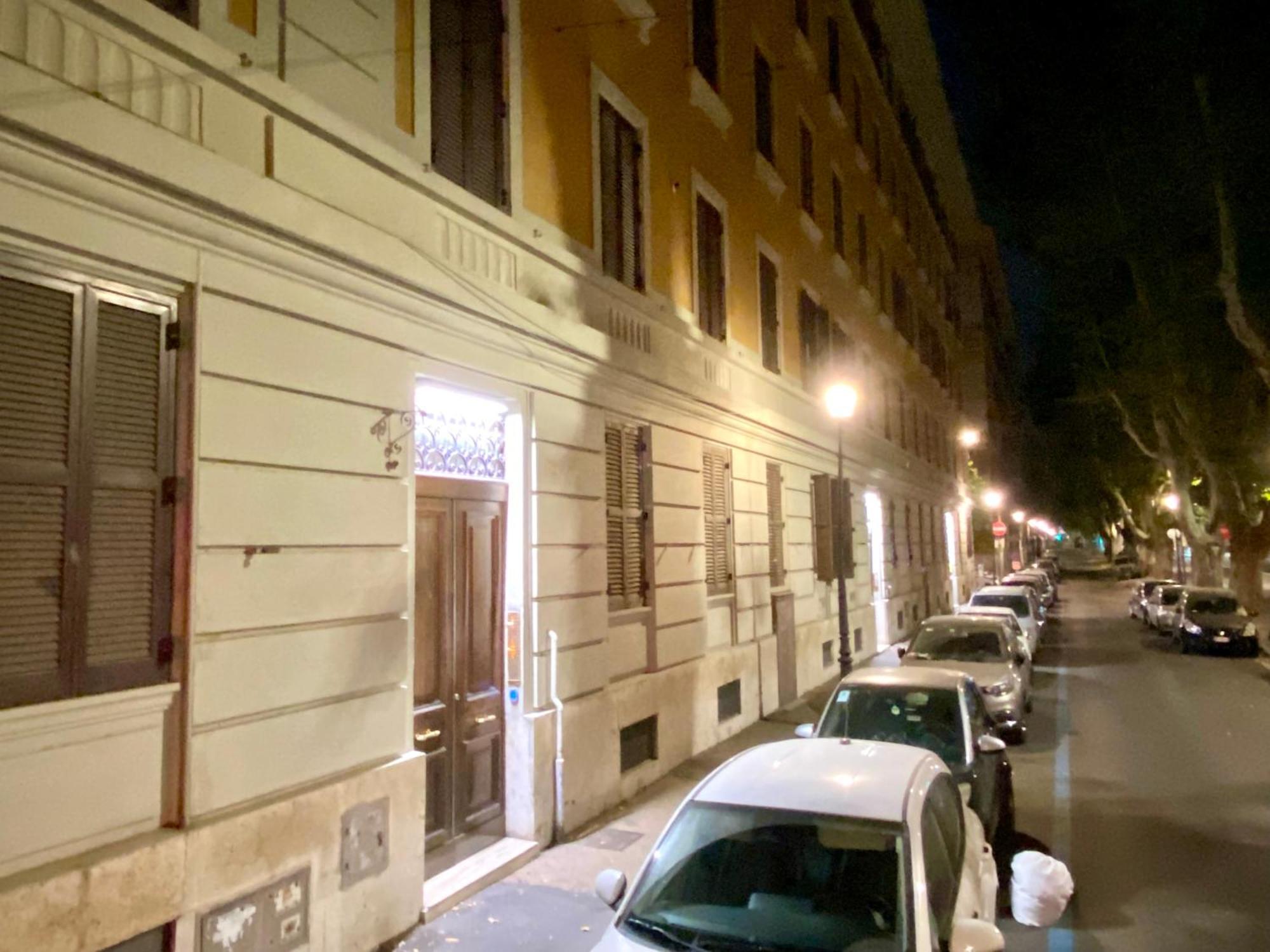 Queen Of Rome Luxury Rooms エクステリア 写真